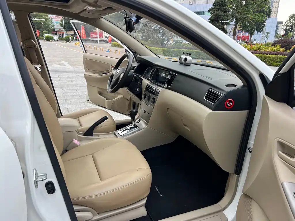 Toyota Corolla 2015 — фото 11
