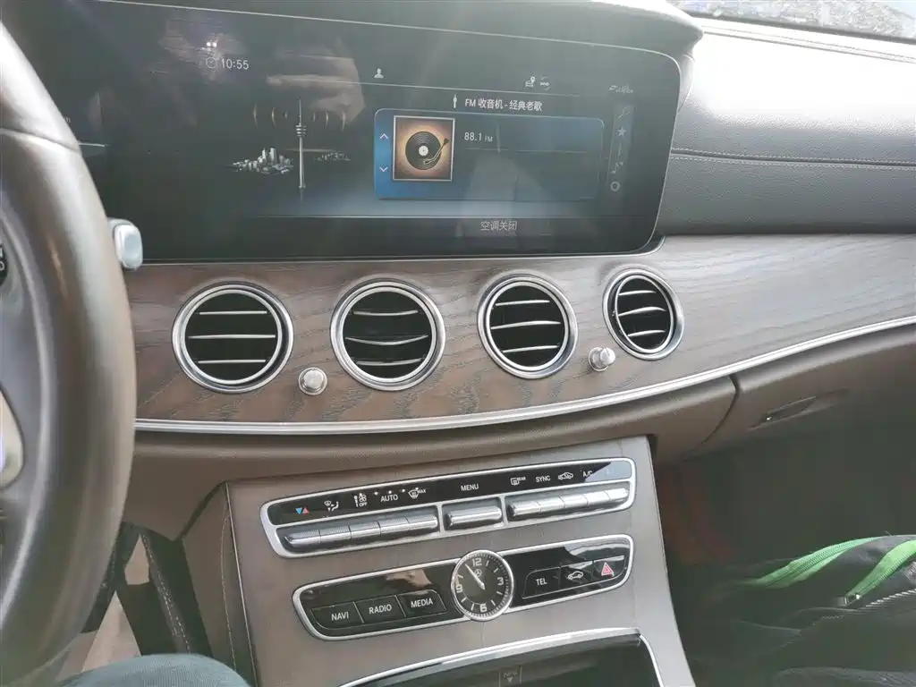 Mercedes-Benz E-Class 2020 — фото 13