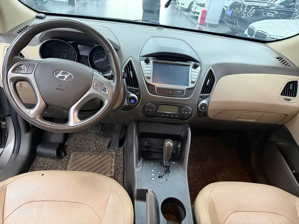 Hyundai ix35 2014 — фото 11