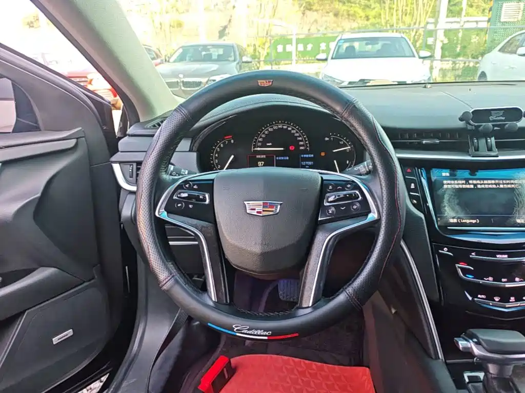Cadillac XTS 2018 — фото 11