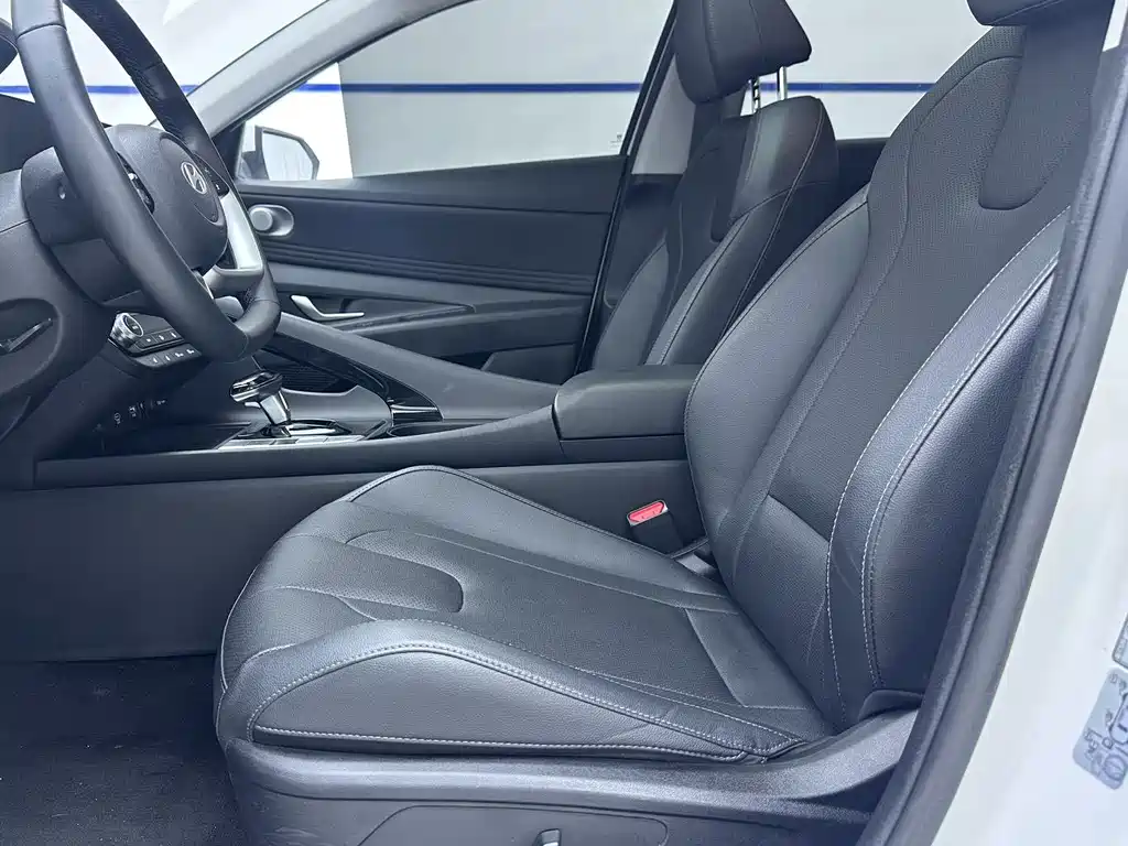 Hyundai Elantra 2023