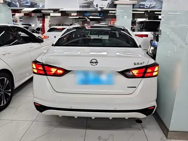 Nissan Teana 2022