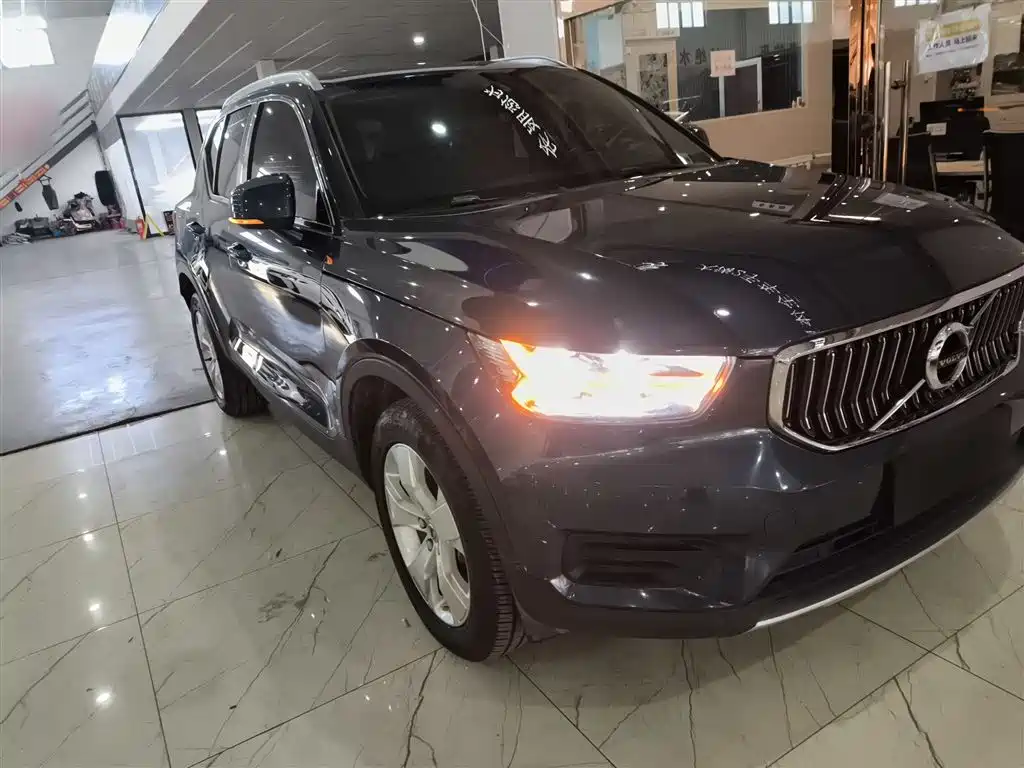 Volvo XC40 2021 — фото 22