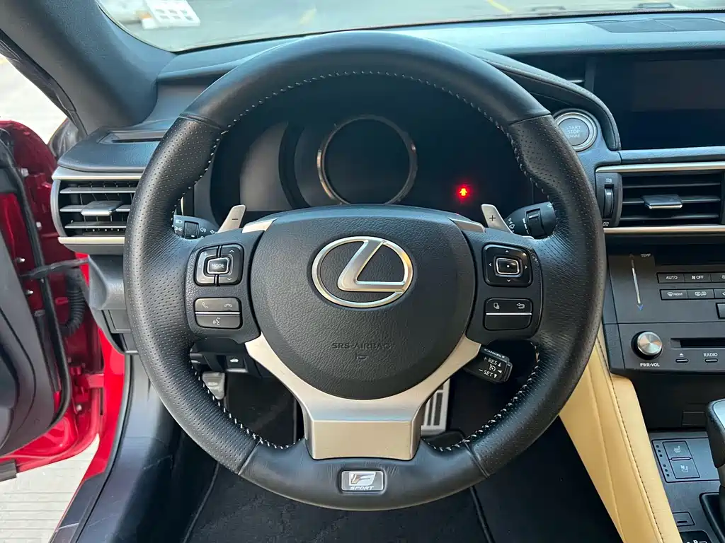 Lexus RC 2015 — фото 10