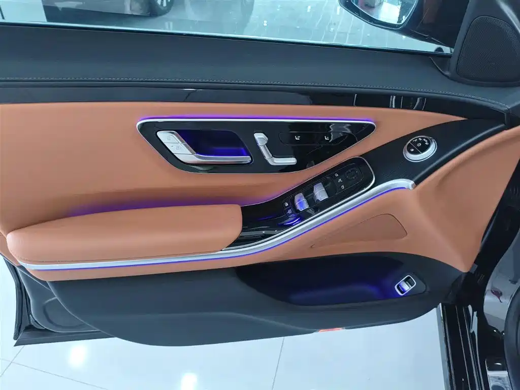 Mercedes-Benz S-Class 2025