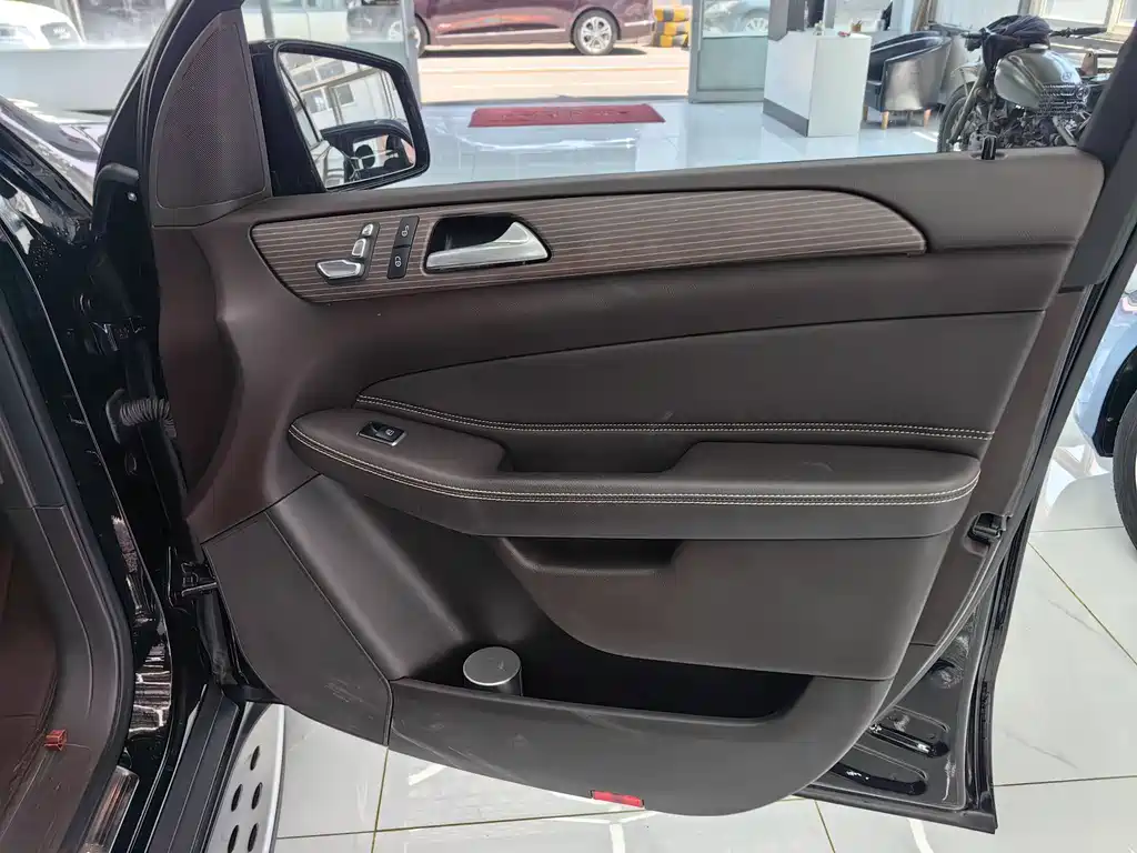 Mercedes-Benz GLE 2018 — фото 14