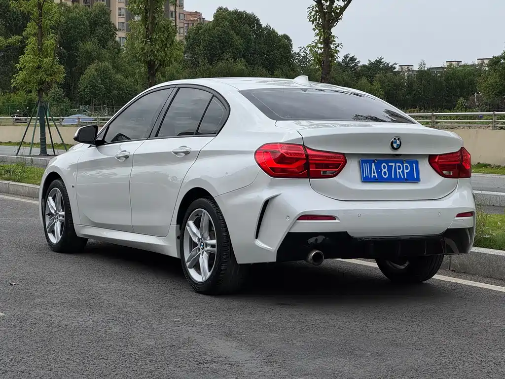 BMW 1 Series 2019 — фото 15