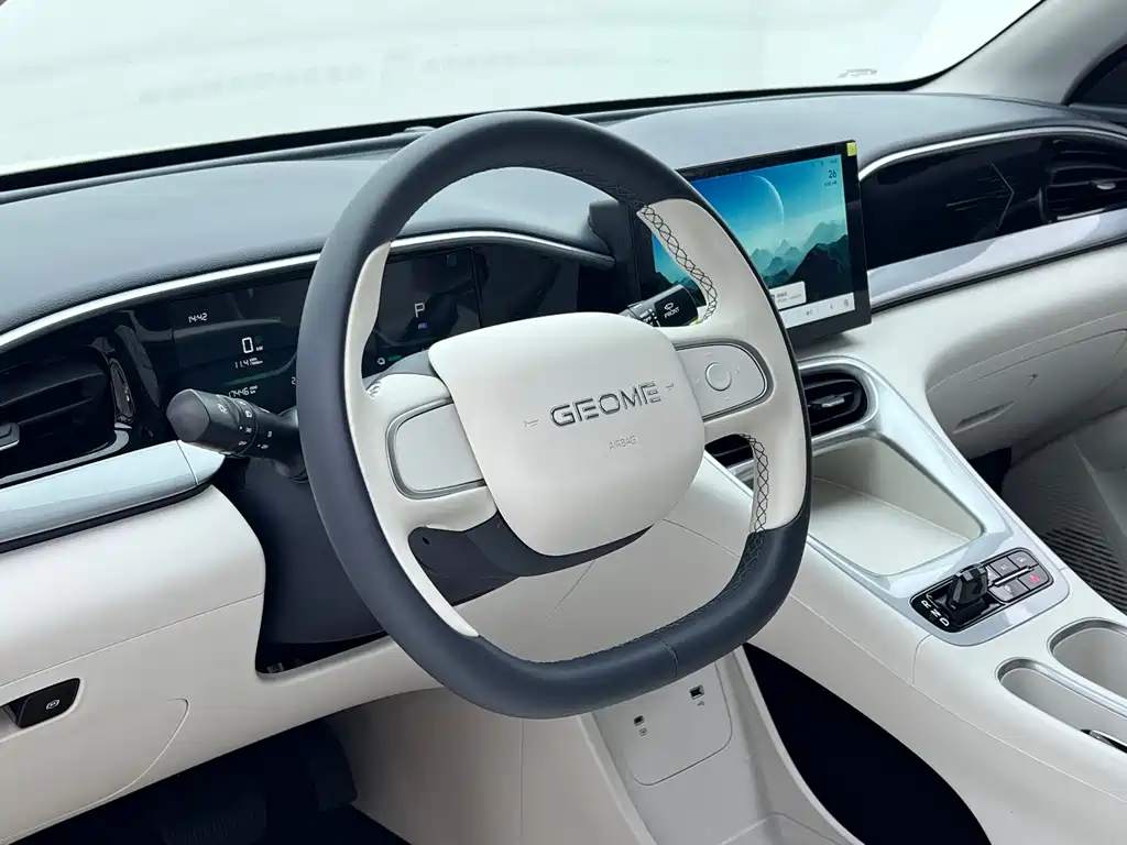 Geely Galaxy Starwish 2025 — фото 9