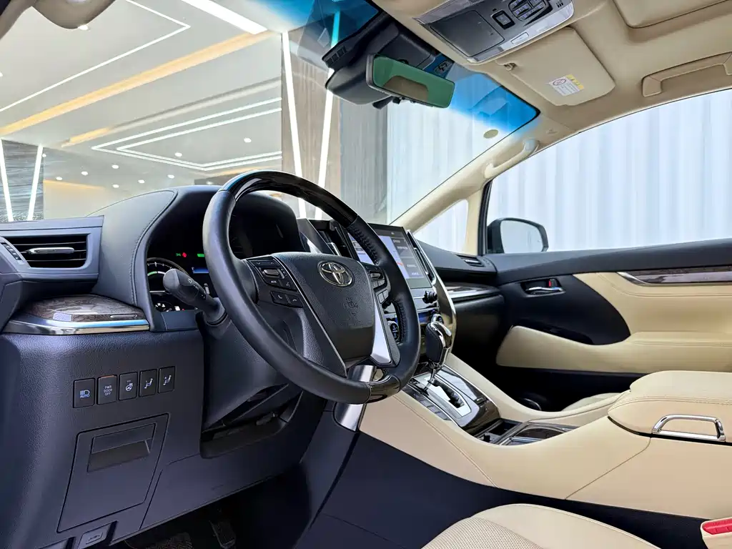 Toyota Vellfire 2023 — фото 5