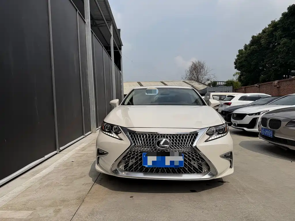 Lexus ES 2015