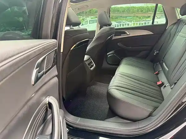 Hongqi H5 2024