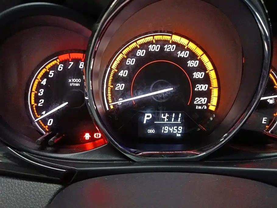 Toyota Yaris L 2022 — фото 13