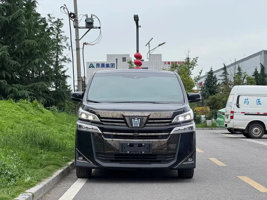 Toyota Vellfire 2023 — фото 2
