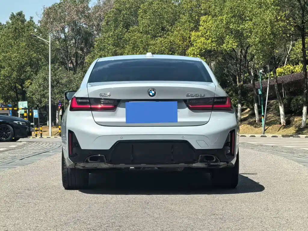 BMW 3 Series 2025 — фото 17