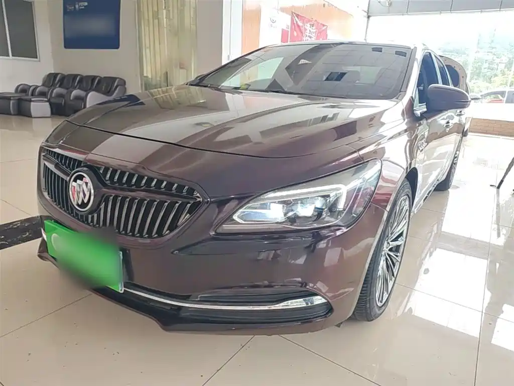 Buick LaCrosse 2018 — фото 1