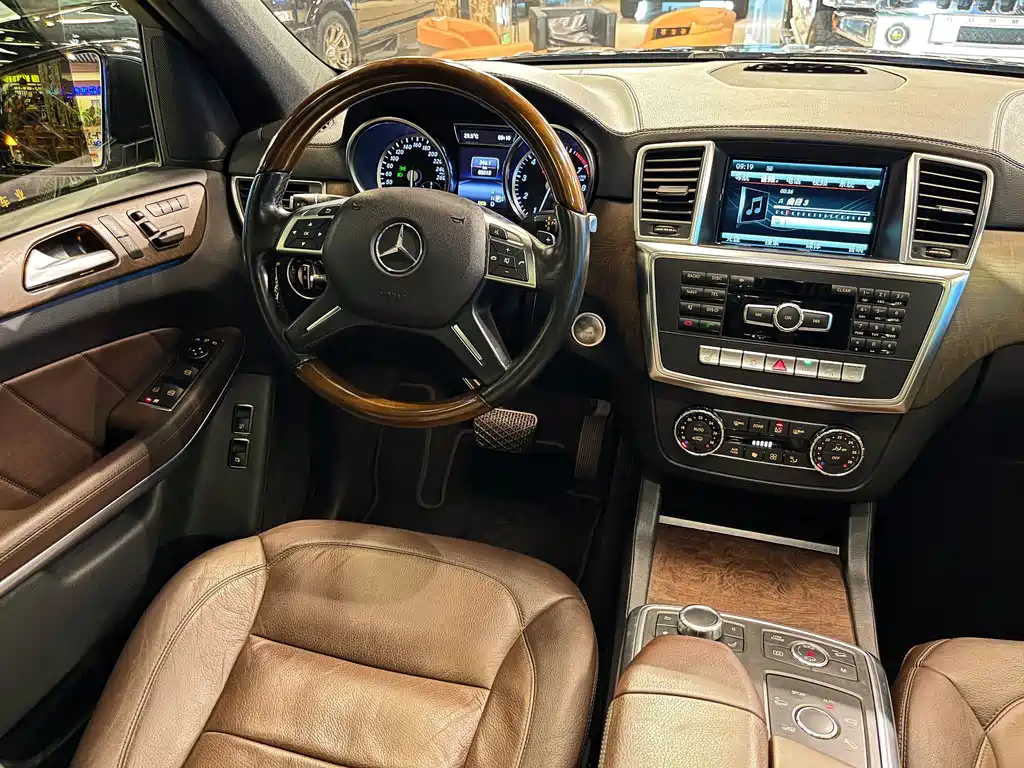 Mercedes-Benz GL-Class 2015 — фото 11
