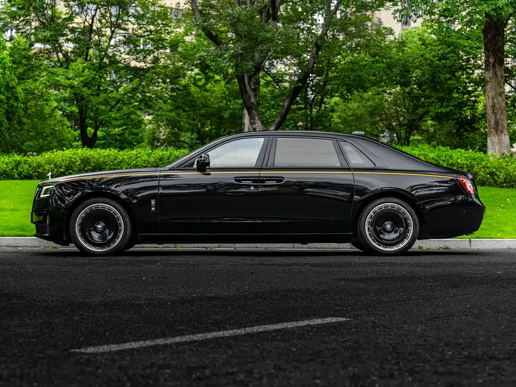 Rolls-Royce Ghost 2021 — фото 19