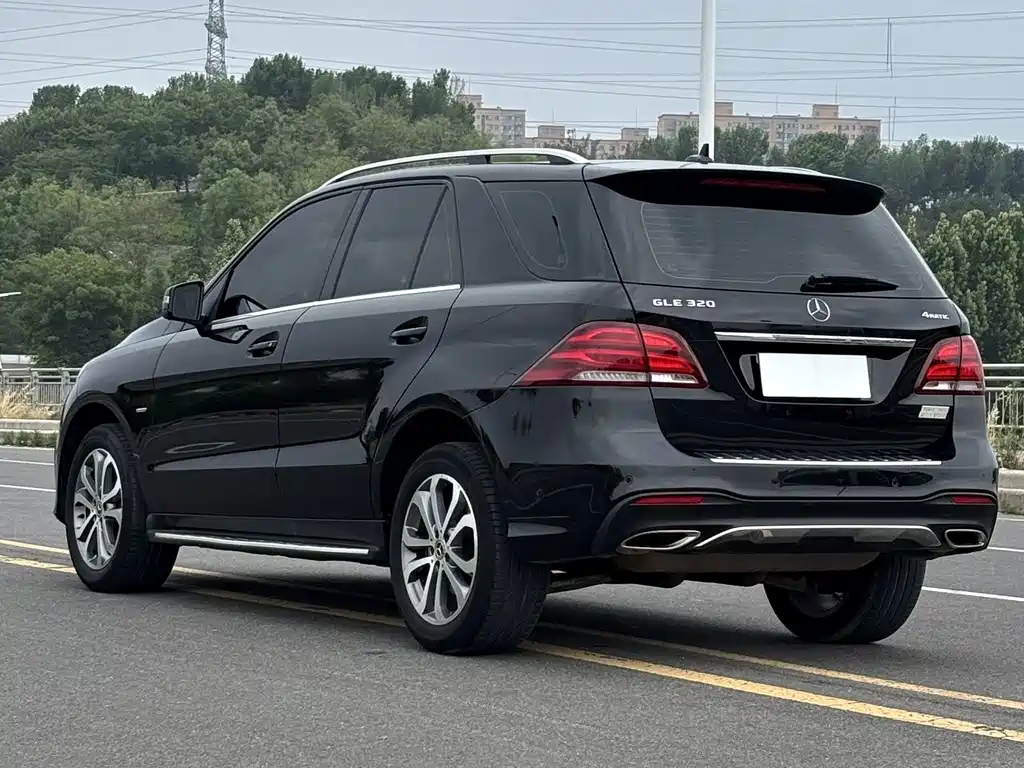 Mercedes-Benz GLE 2019 — фото 9
