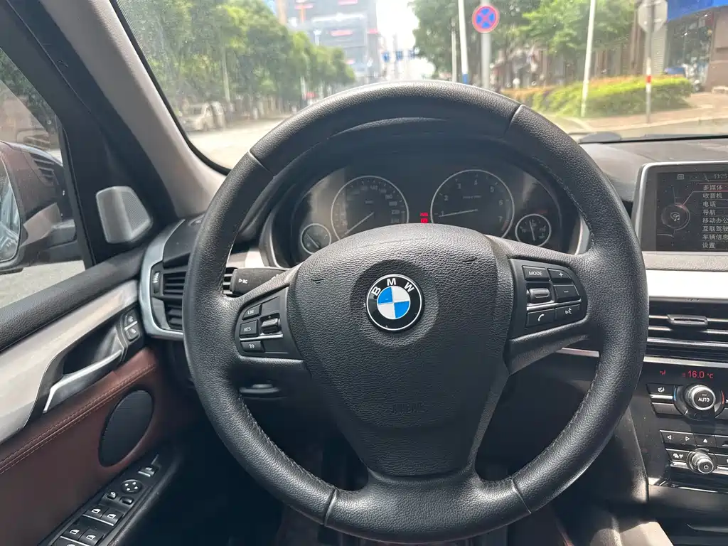 BMW X5 2017 — фото 27