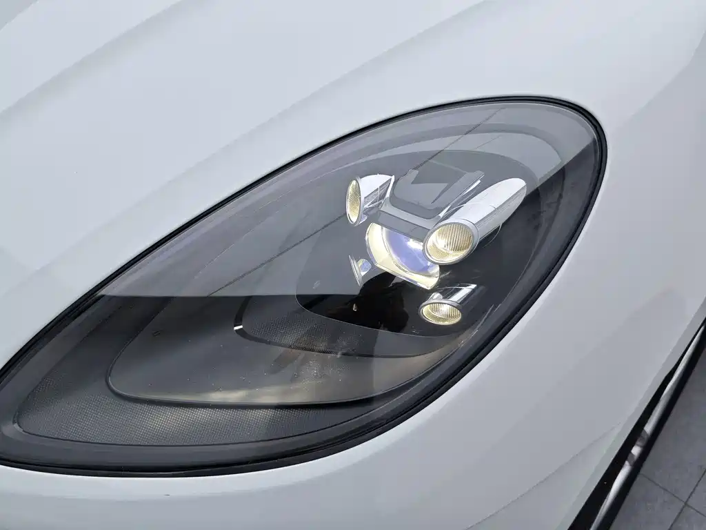 Porsche Macan 2015 — фото 14