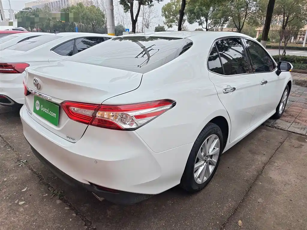 Toyota Camry 2022 — фото 7