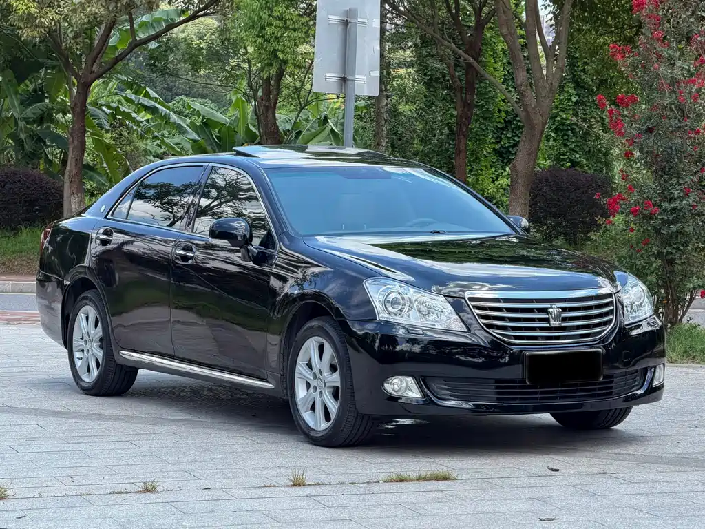 Toyota Crown 2010