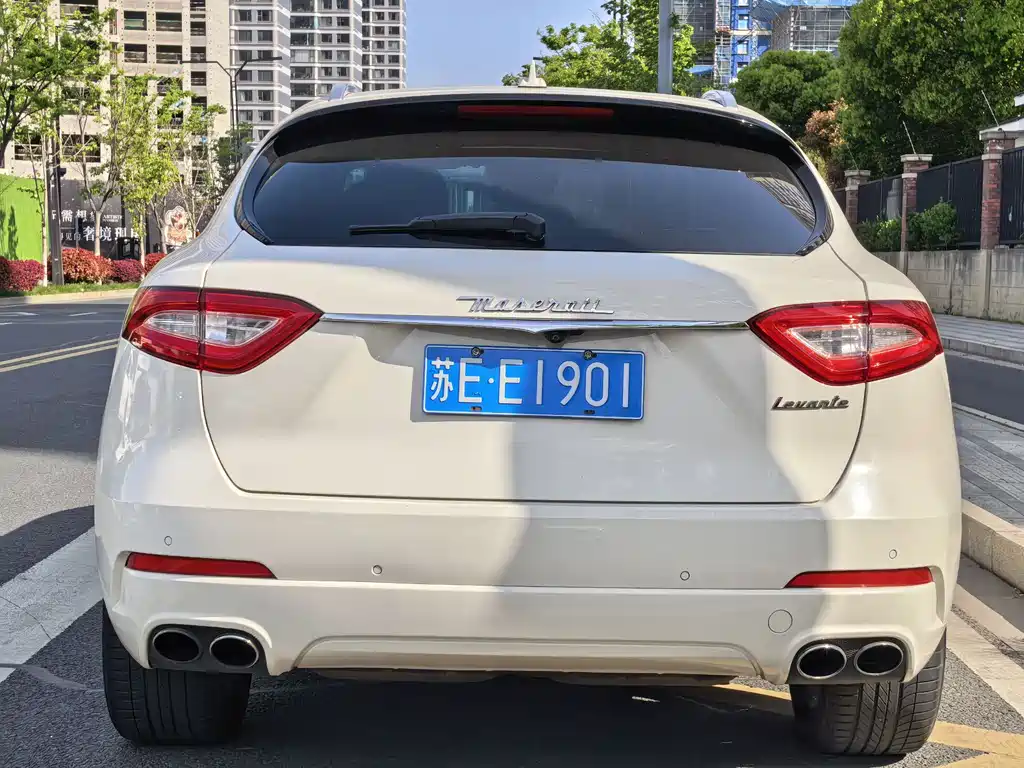 Maserati Levante 2017 — фото 16