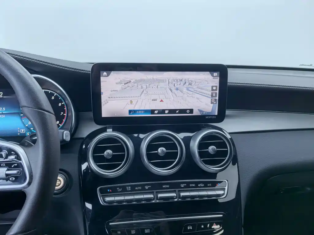 Mercedes-Benz GLC 2021 — фото 16