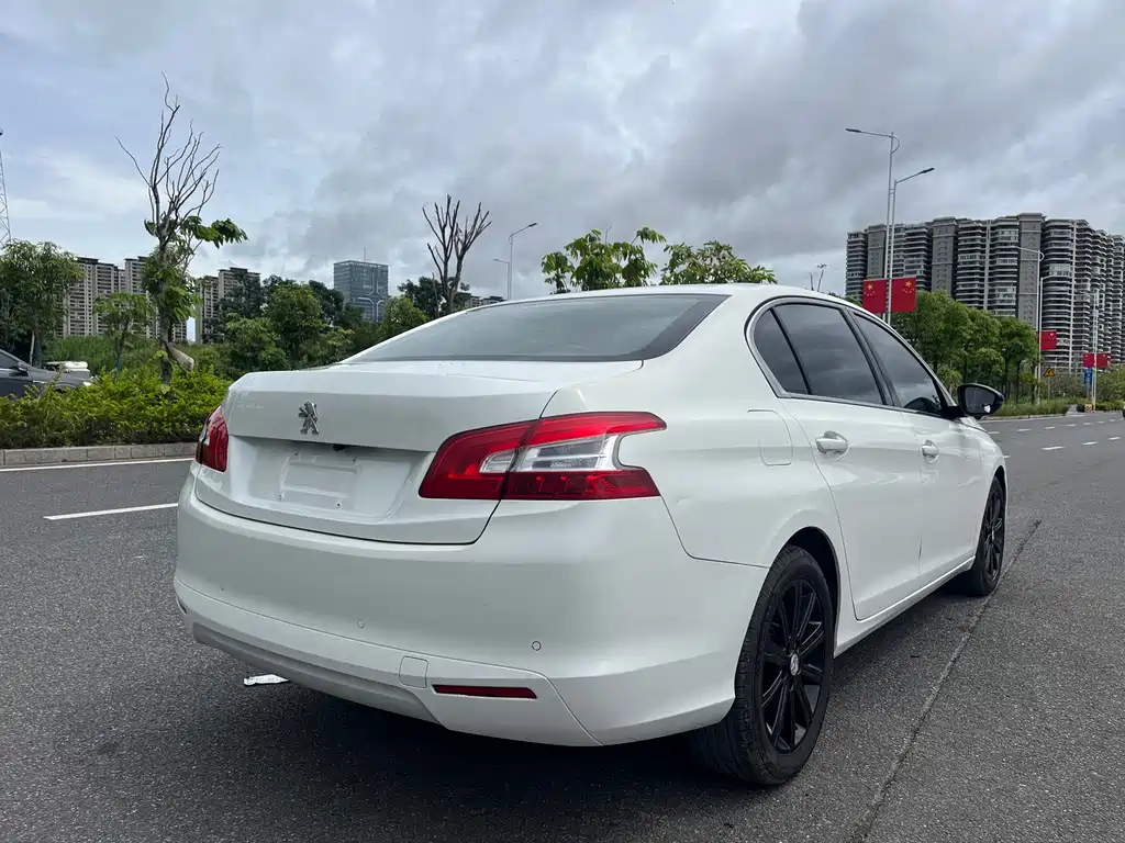 Peugeot 408 2015