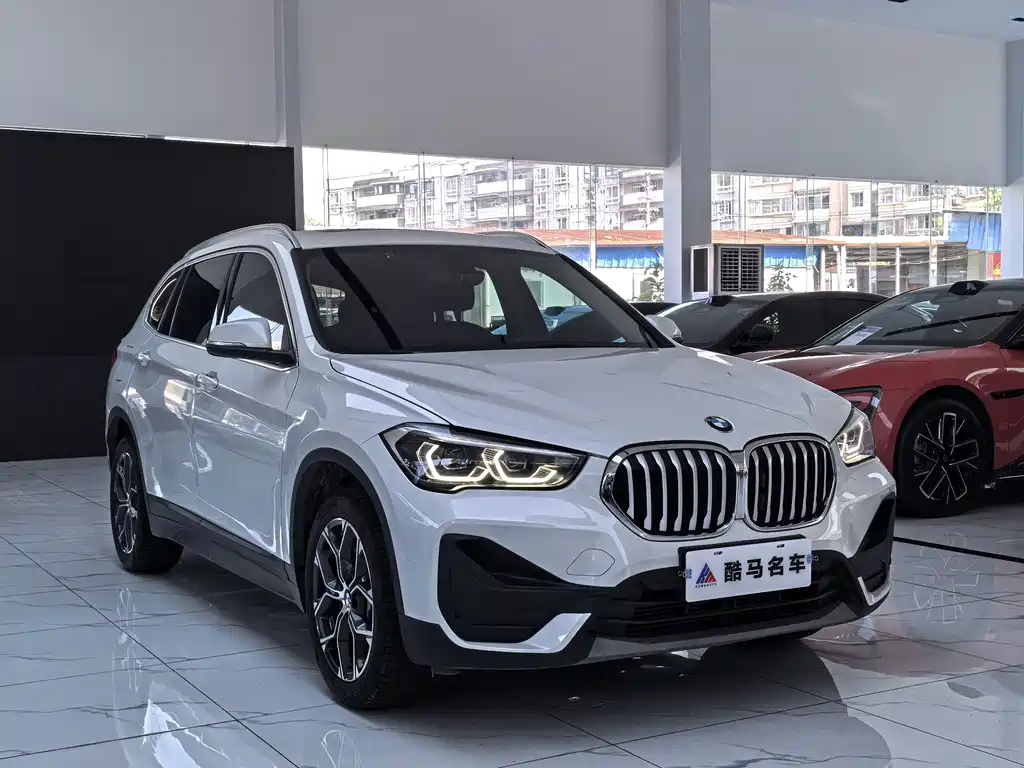 BMW X1 2021 — фото 3