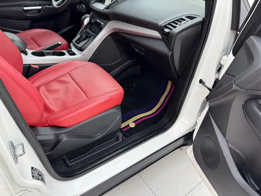 Ford Kuga 2016 — фото 18