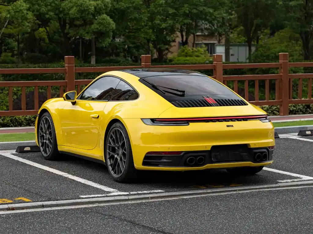 Porsche 911 2021