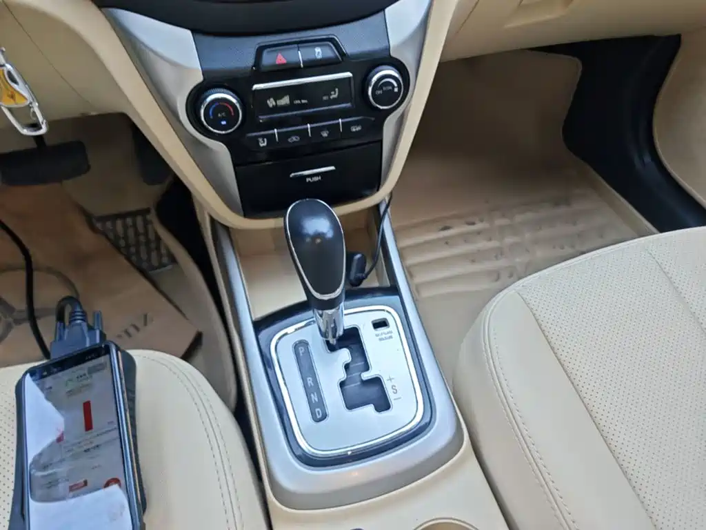 Changan Escape 2015 — фото 14