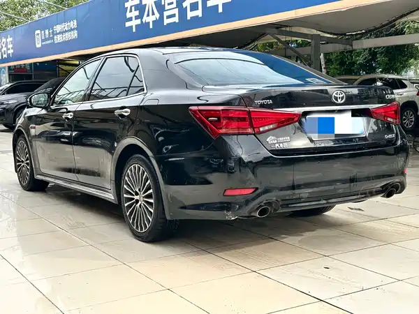 Toyota Crown 2018