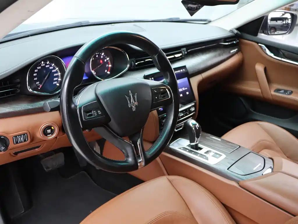 Maserati Quattroporte 2014 — фото 18