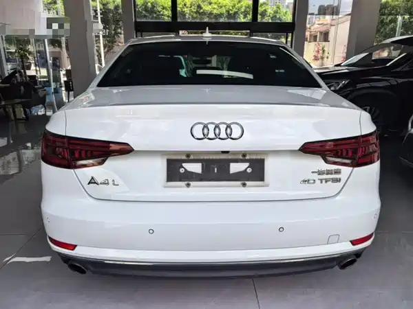 Audi A4L 2018