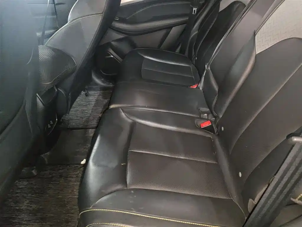 Roewe RX5 New Energy 2021 — фото 17