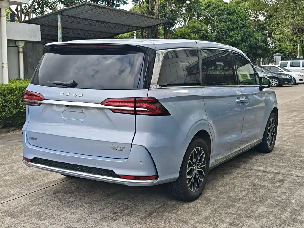 Roewe iMAX8 New Energy 2022 — фото 9