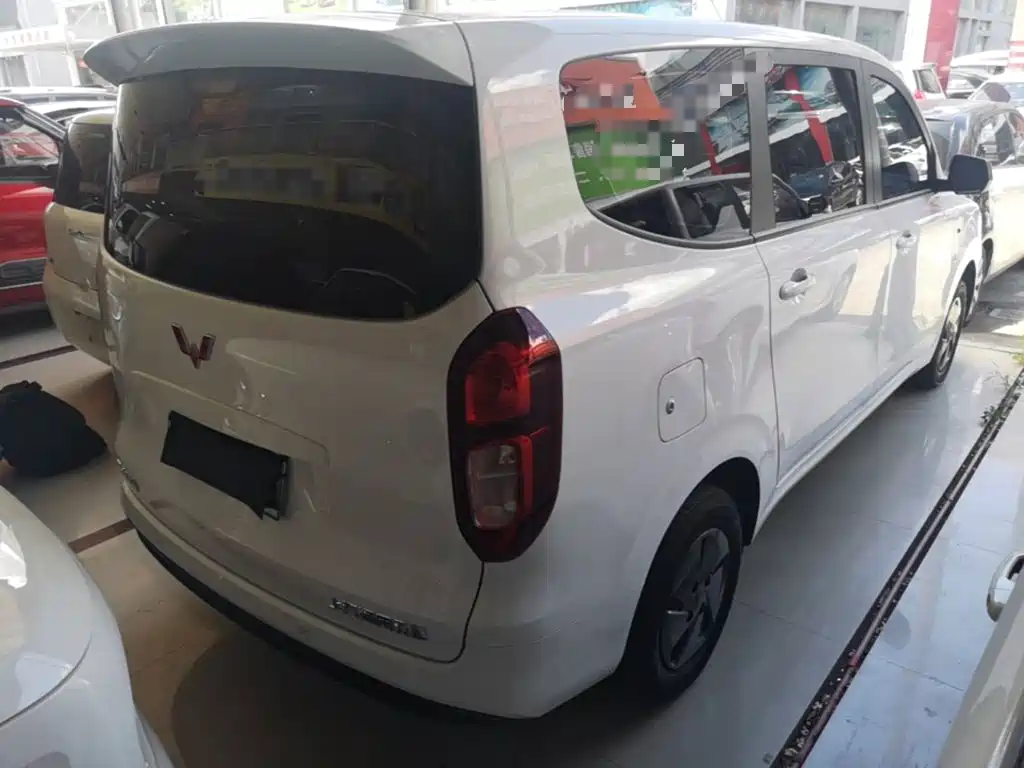 Wuling Hongguang New Energy 2025