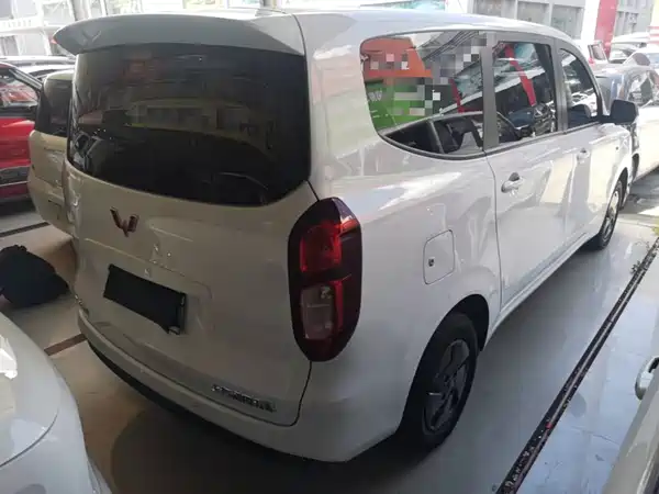 Wuling Hongguang New Energy 2025