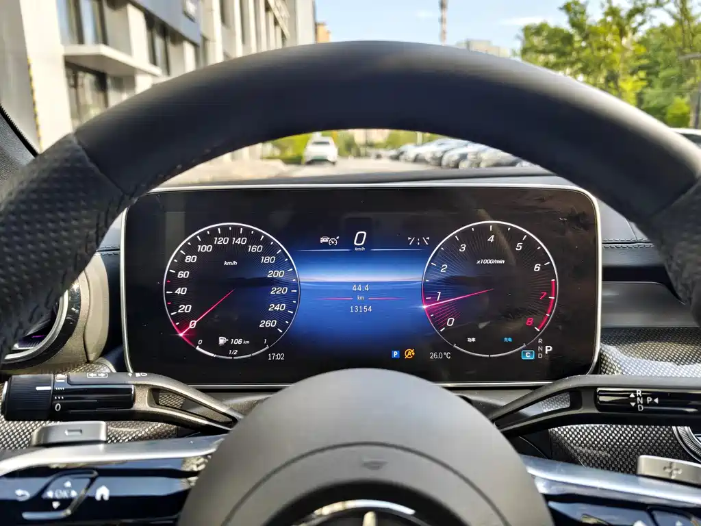 Mercedes-Benz C-Class 2024 — фото 15