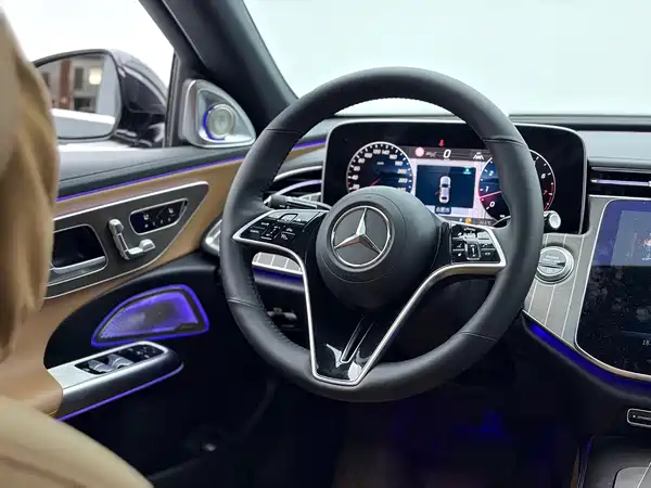 Mercedes-Benz E-Class 2024