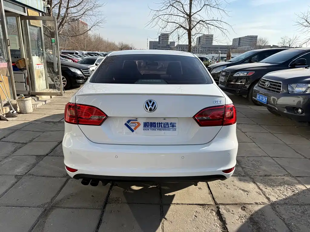 Volkswagen Sagitar 2014