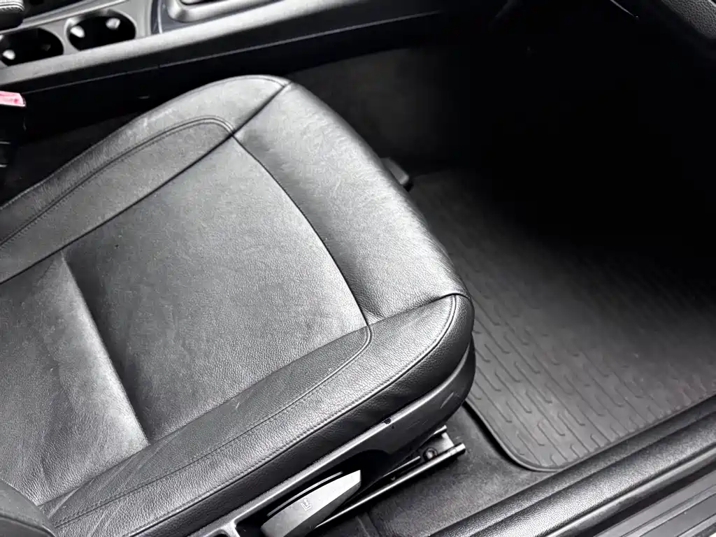 BMW 1 Series 2012 — фото 15