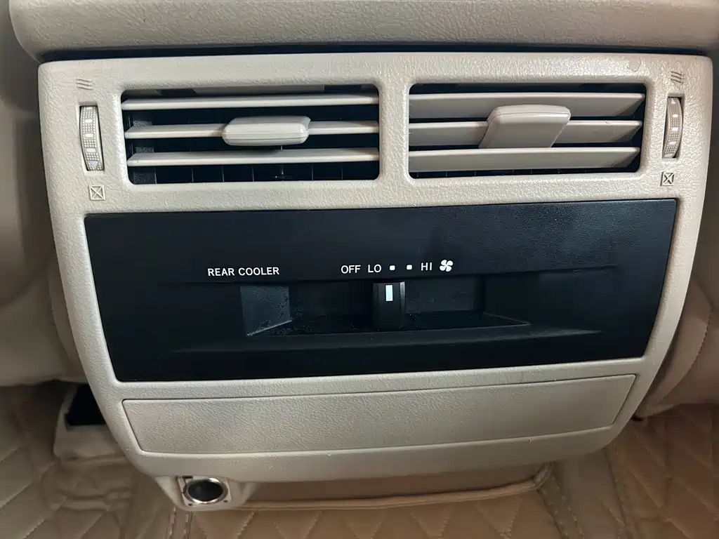 Toyota Land Cruiser 2018 — фото 34