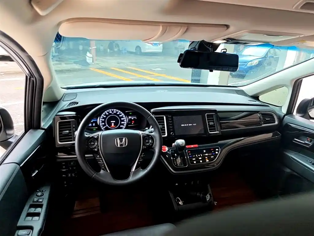 Honda Elysion 2021 — фото 10