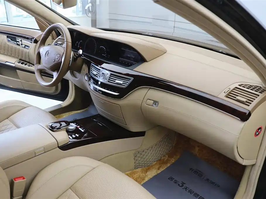 Mercedes-Benz S-Class AMG 2010 — фото 22