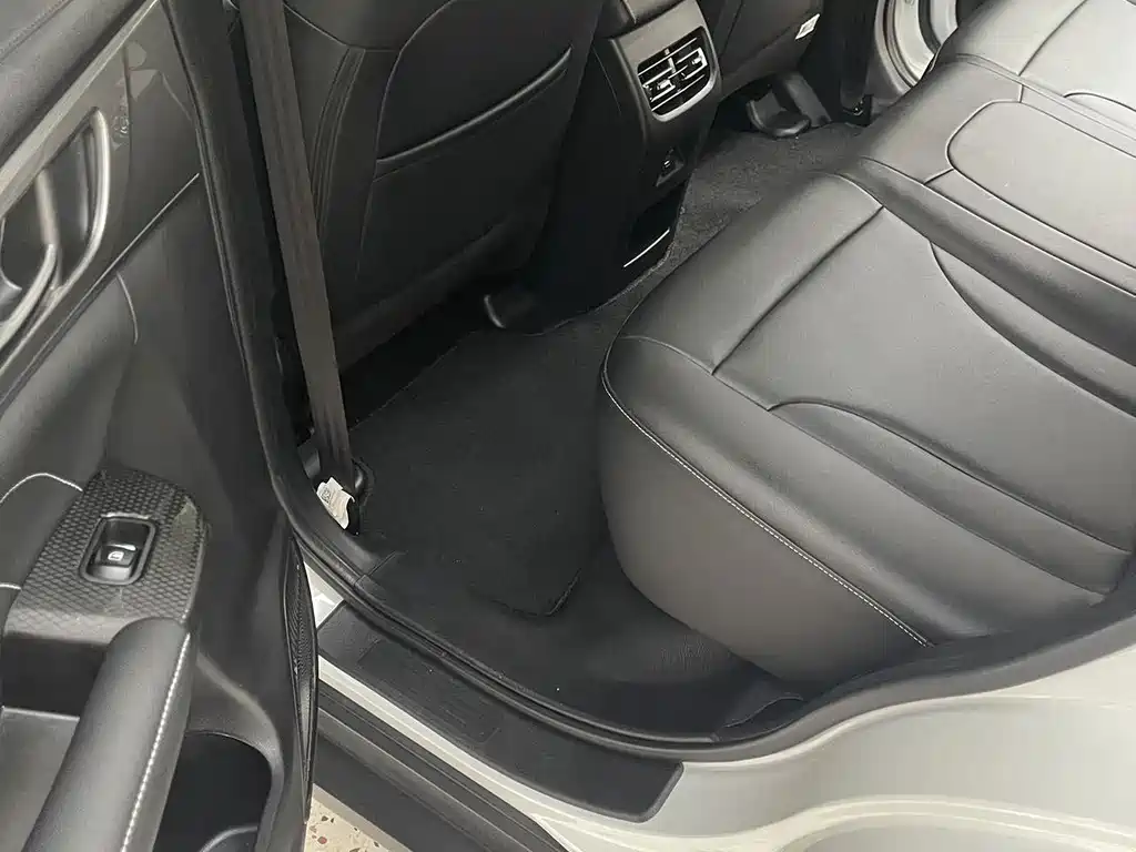 Haval M6 2023 — фото 10