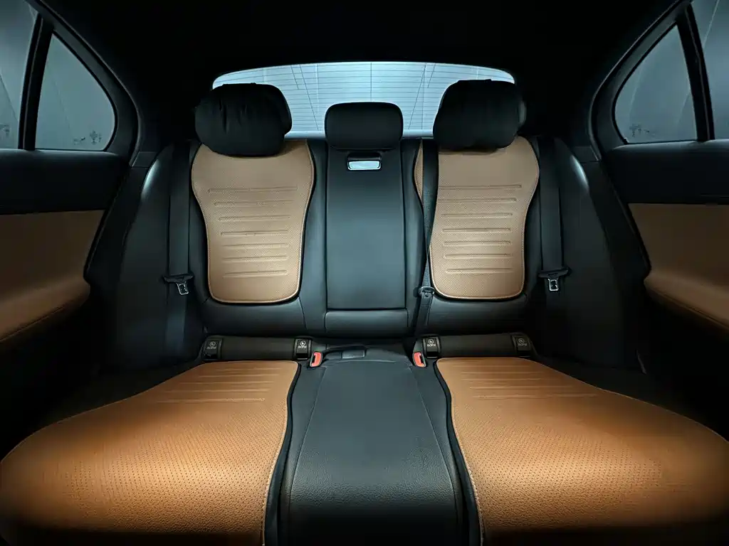 Mercedes-Benz C-Class 2022 — фото 11