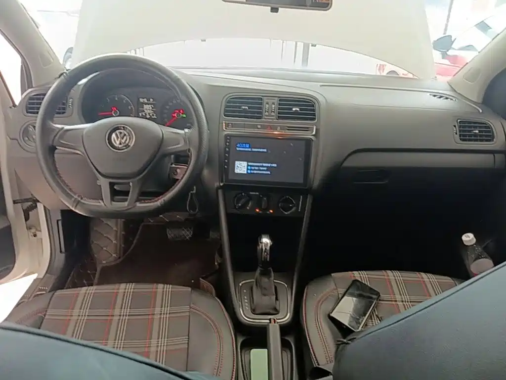 Volkswagen Polo 2018 — фото 10